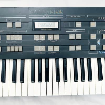 CASIO CZ-3000 61-Key FM Synthesizer Made in JAPAN- 1985 Works and Sounds Great !... image 3