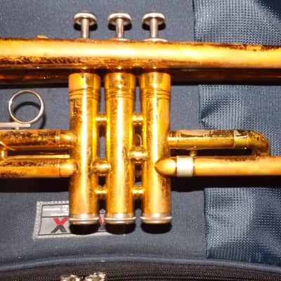 King Cleveland 600 Bb Trumpet, USA, Brass with Case, good and playable condition, but worn finish image 8