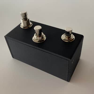 Profile-matching AUX switch for Morningstar (MC6 MkII) - by PdLS 3d image 1