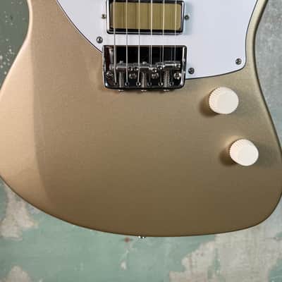 Harmony Silhouette with Rosewood Fretbaord 2023 - Present - Champagne image 3