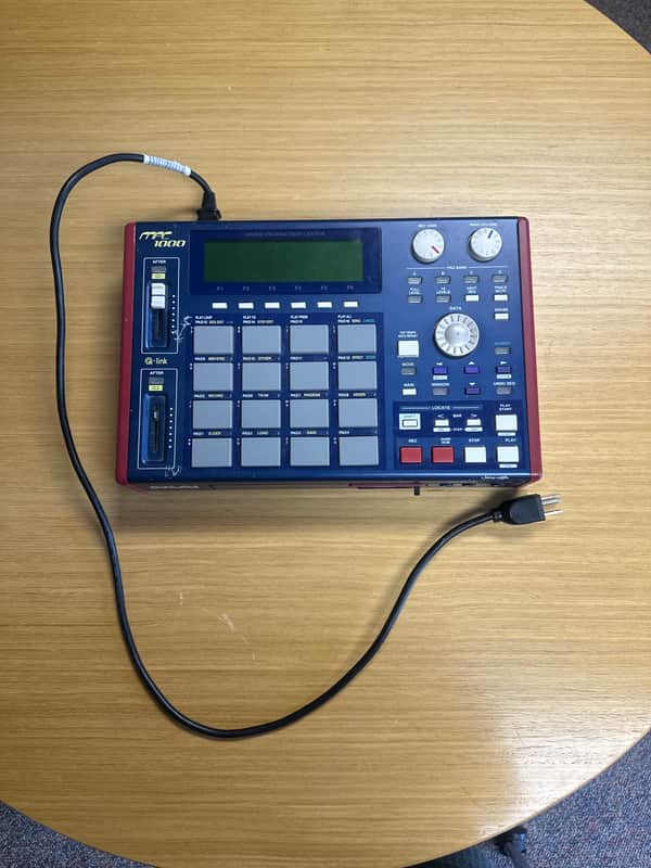 Akai MPC1000 Music Production Center 2004 - 2013 - Blue image 1