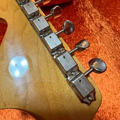 Fender American Vintage II '66 Jazzmaster 2022 -3-Color Sunburst image 5