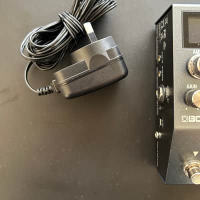 Boss IR-200 Amp and IR Cabinet 2021 - Present - Silver image 4