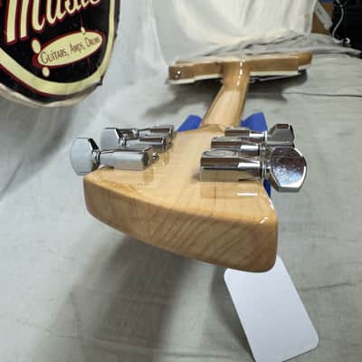 Rickenbacker USA Model 620 Guitar with Case - Mapleglo / Natural image 25