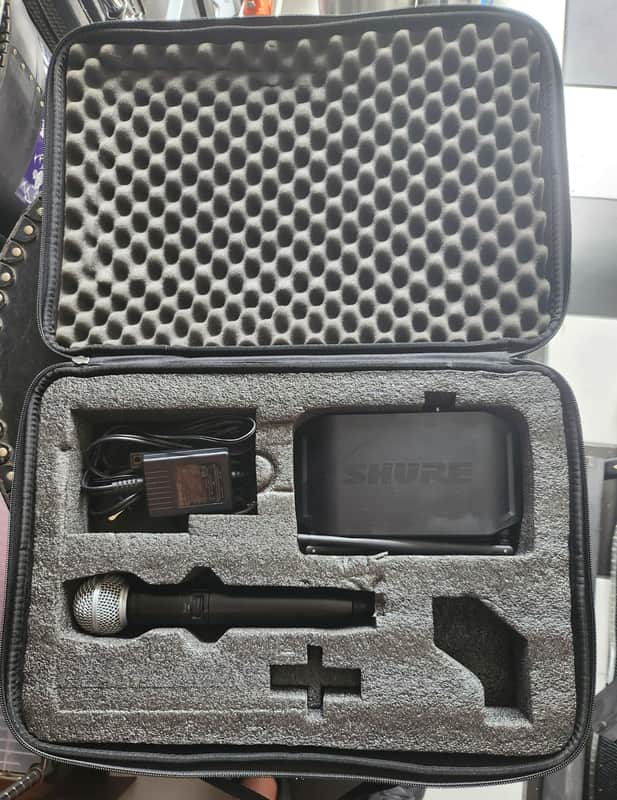 Shure GLXD24+/SM58 Z3 Dual Band Wireless Microphone System image 1