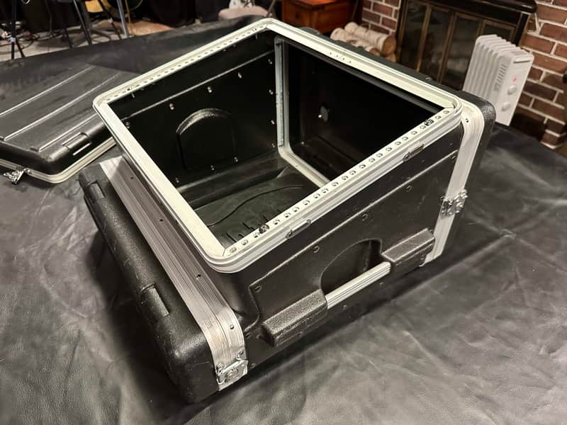 GGator GRC-8X2 8U Top / 2U Front Console Audio Rackator image 1