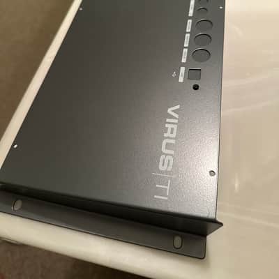 Access Virus ti2 rack ears kit (RARE)