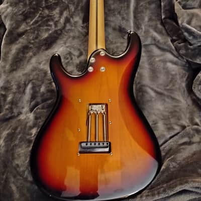 Mitchell TD400 Strat 2point trem 2010s - Sunburst image 6