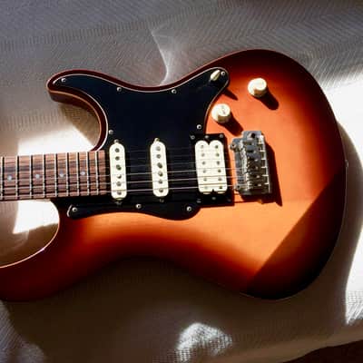 Yamaha PACIFICA 412V Violin Burst image 3