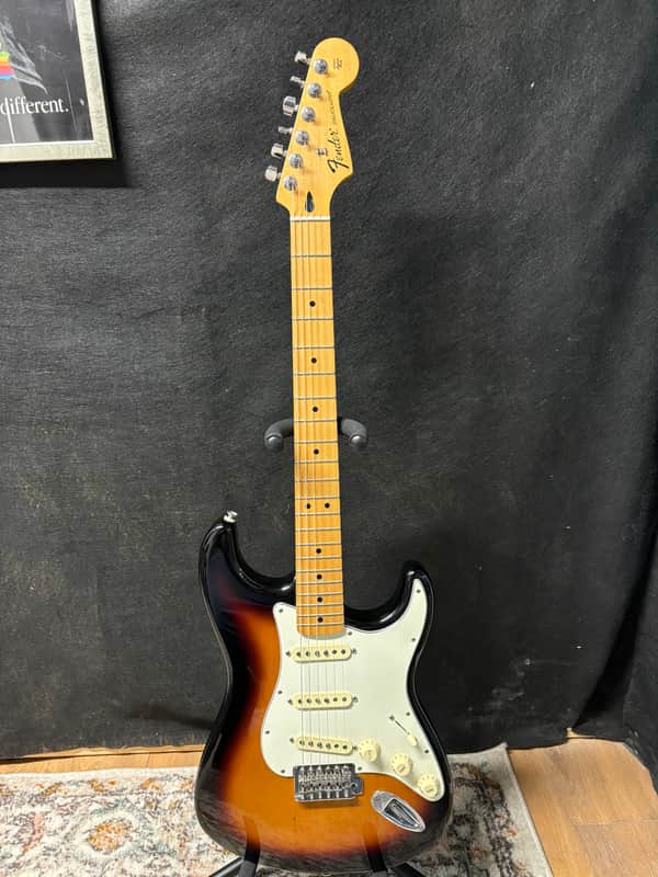 Fender Standard Stratocaster® 2015 - Brown Burst image 1