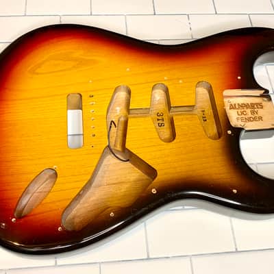 Allparts Stratocaster Body 4.0lbs 3 color sunburst image 1