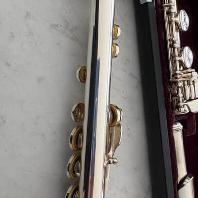 Yamaha YFL-481 Intermediate B-Foot Flute 2010s - Silver image 12