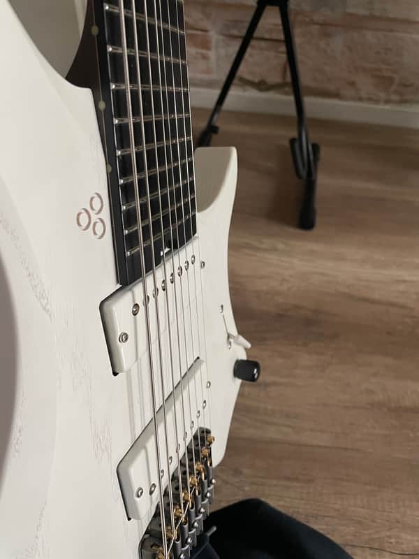 GOC Guitars 8 string headless Guitar Ilumina 2023 - White | Reverb