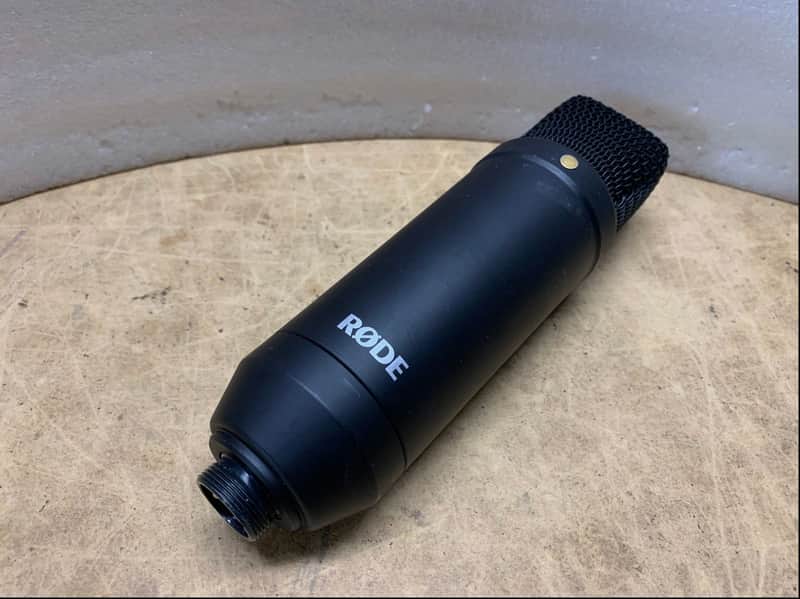 RODE NT- 1 MICROPHONE/ BLACK- MAKE OFFER! image 1