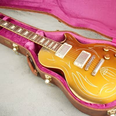 GIBSON LENNY KRAVITZ SIGNATURE 1967 FLYING V electric guitars for