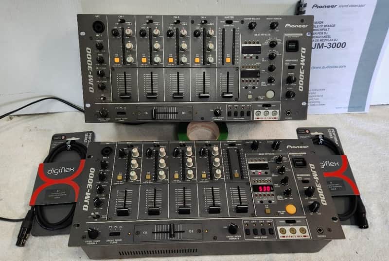 PIONEER The famous Professional DJM-3000 4-channel, 19” rackmount DJ mixer, Analog & Digital image 1