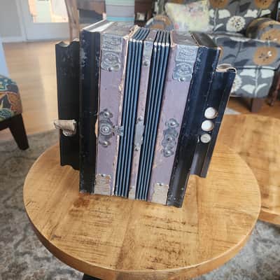 Vintage Empress Accordian - Black image 5