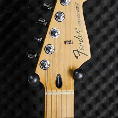 Fender Standard Stratocaster 2011 - Arctic White image 4