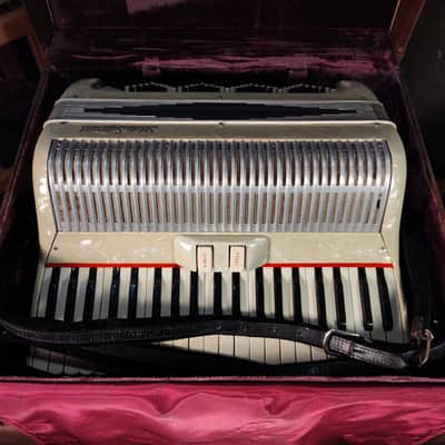 VINTAGE 1950'S SILVIO SOPRANI ACCORDION image 4