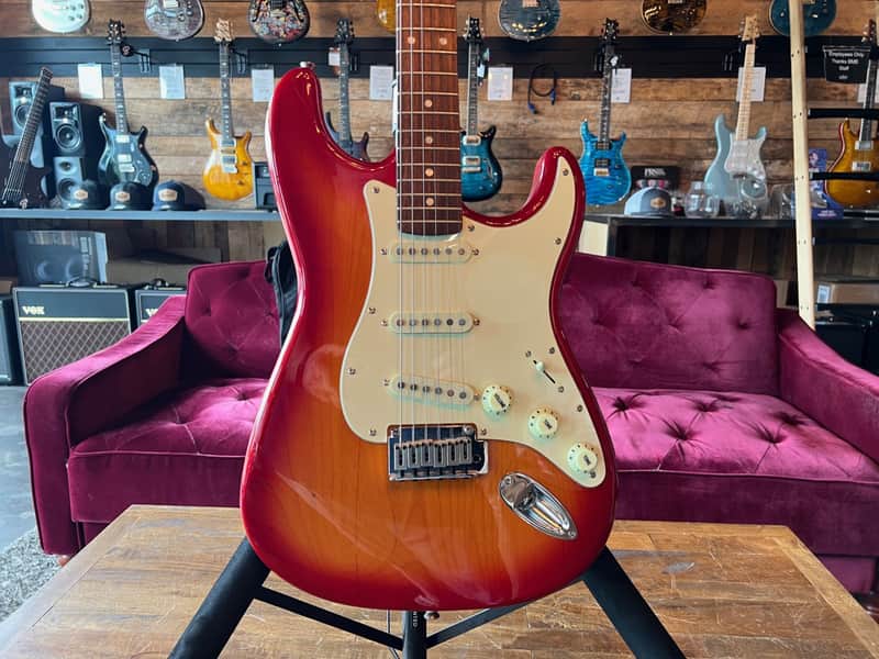 Squier Standard Stratocaster 2001 - 2018 | Reverb