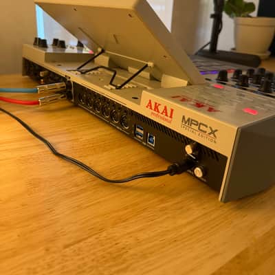 Akai MPC X Special Edition 2023 - Present - Grey image 2