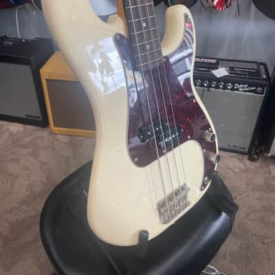 USED - SQUIER Classic Vibe '60s Precision Bass 2019 - Present - Olympic White image 4