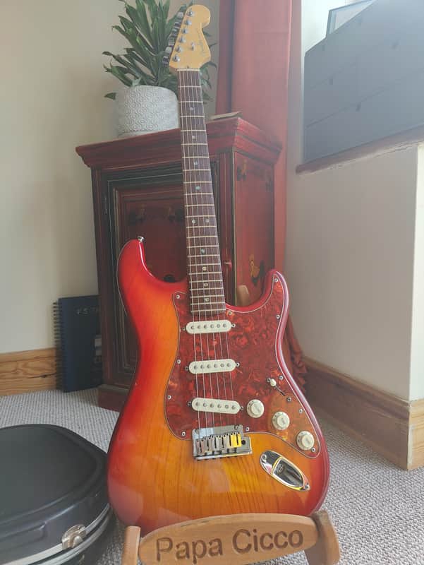 Fender American Deluxe Stratocaster (SSS) 2002 - Two Tone Sunburst image 1