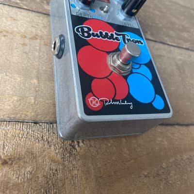 Keeley Bubbletron Flanger / Phaser 2016 - Present - Silver / Blue / Red image 2