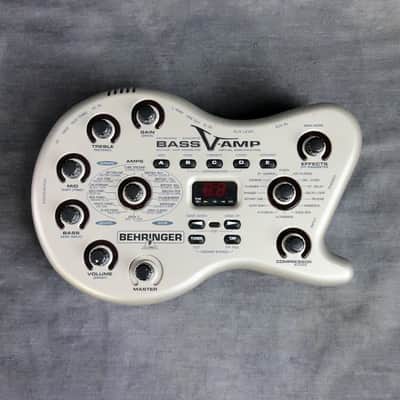 Behringer BASS V-AMP Multi-effects Pedal image 1