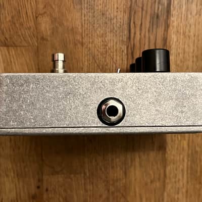 Electro-Harmonix Octave Multiplexer Analog Sub-Octave Generator (XO) 2007 - 2021 - Silver / Black image 3