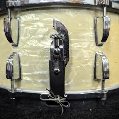 Ludwig White Marine Pearl Player's Snare Vintage 1960s image 2