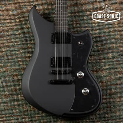 Dunable Guitars Yeti DE Baritone Matte Black Swamp Ash w/ hardcase