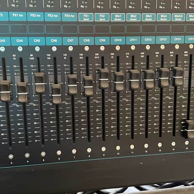 Allen & Heath QU-16 16-Channel Digital Mixer 2013 - Present - Black image 2