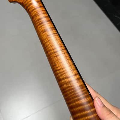 2.9mm frets Striped Ebony Fretboard 22frets 5a Roasted flame Maple guitar neck Radius 12inch Round stainless steel 22 frets Roasted flame Maple guitar neck Striped Ebony fingerboard 25.5inch hole 10mm Radius: 12 inches. image 8