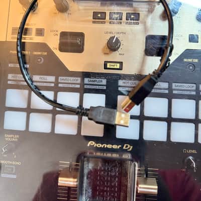 Pioneer DJ DDJ-REV7 (2022-present model) Professional DJ Controller - Excellent Condition + Custom Gig Bag & Dust Cover image 6