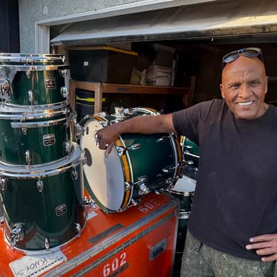 Steve Ferrone's, Tom Petty and the Heartbreakers 24" Remo/Gretsch Logo Bass Drum Front Head, Autographed! - Black image 4