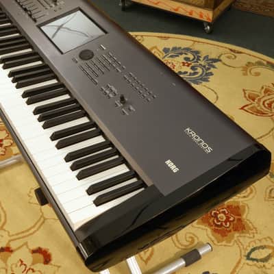 Korg Kronos 73 with Gator case image 5