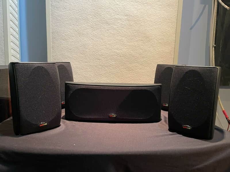 Polk Audio RM6750 5.1 Home Theatre Speaker Sound System Excellent Condition Used image 1