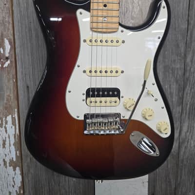 Fender American Standard Stratocaster with Maple Fretboard 2008 - 2016 - 3-Color Sunburst image 2