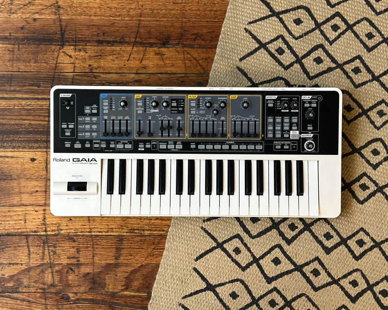 Roland SH-01 GAIA Synthesizer | Reverb