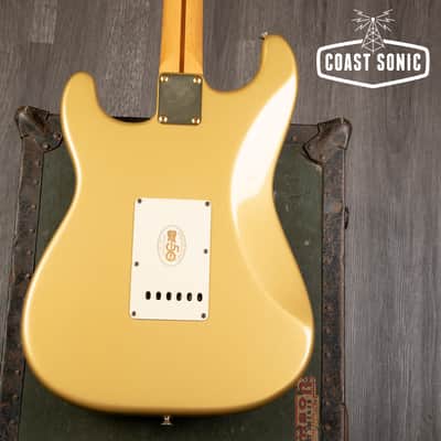 2004 Fender 50th Anniversary Classic 50's Stratocaster Aztec Gold image 8
