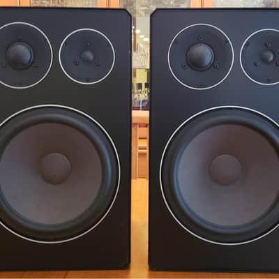 Braun LS100 Vintage 3-Way Bookshelf Speakers - Rare and Special German Sound - Very Fine Condition! image 2