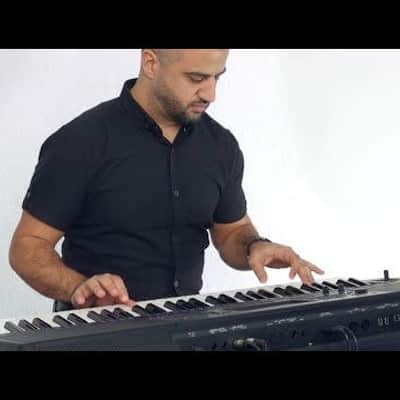 Yamaha PSR-A5000 61-Key World Music Style Arranger Workstation Keyboard image 9