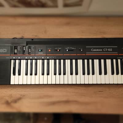 Casio Casiotone CT-102 Keyboard Synth 80s image 1