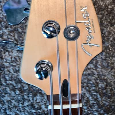 Fender 2007 Deluxe Active Jazz Bass , With Fender Noiseless Pickups MIM  electric bass guitar black image 2