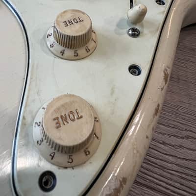 Fender Stratocaster Body with MJT Relic with Loaded Bare Knuckle Pickups Mothers Milk image 5