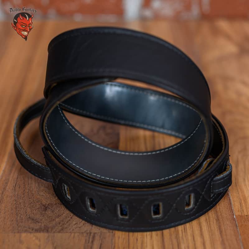 2010s Levy’s M26VCP-BLK-GRY 2.75″ Reversible Vinyl Guitar Stra…