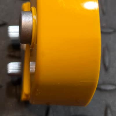 Danelectro Grilled Cheese Resonant Filter Distortion DJ-10 Food Series Yellow Missing Back Rubber image 4