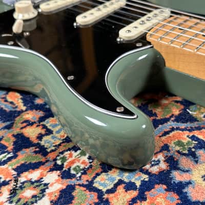Fender American Professional Stratocaster Maple Fretboard 2016 Antique Olive image 3