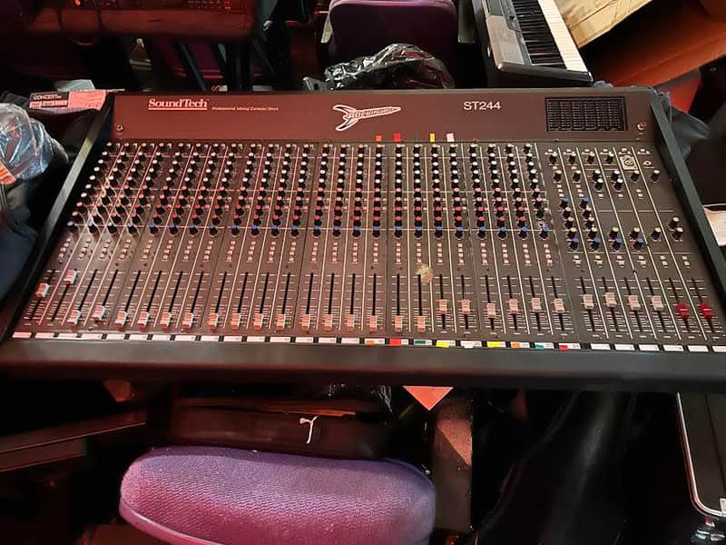 Soundtech ST244 Professional Mixing Board | Reverb
